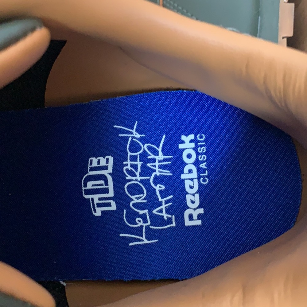 Kids Reebok - Picture 2 of 5